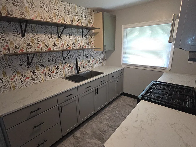 201 N Chestnut St #205 — Photo 6