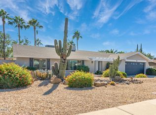801 E Country Gables Dr, Phoenix, AZ 85022