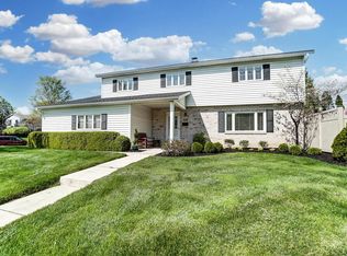 4245 Greensview Dr, Columbus, OH 43220