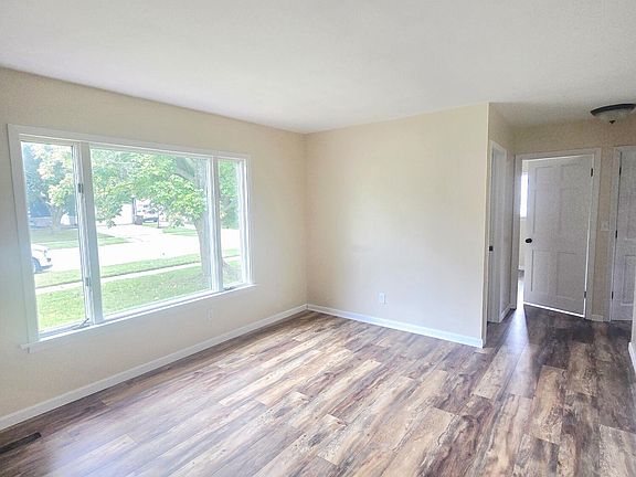 4th image of 1583 Grayfriars Ave