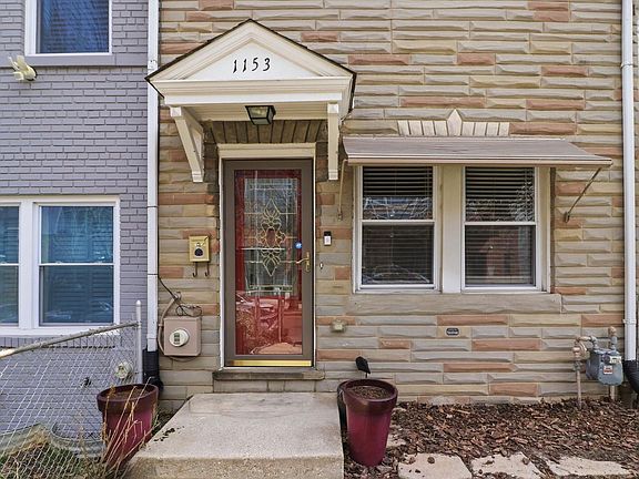 2nd image of 1153 3rd St NE