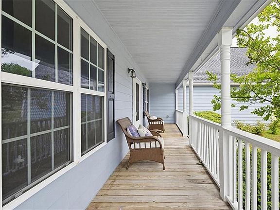 4th image of 108 Misty Oak Ln
