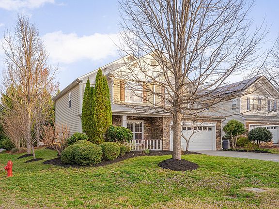 2nd image of 2103 Woodsdale Dr