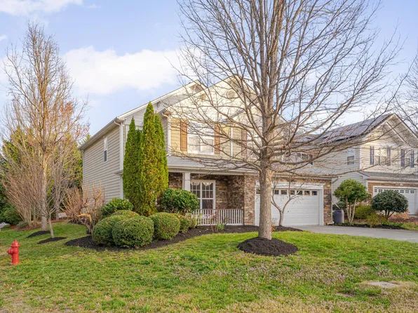 2103 Woodsdale Dr, Durham, NC 27703