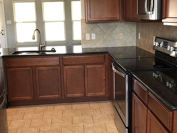 4th image of 3611 Joyce Ln