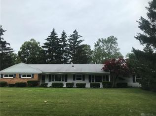 73 E Elmwood Dr, Centerville, OH 45459