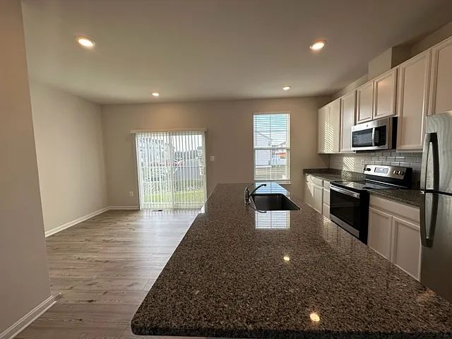 63 Stratton Dr — Photo 6