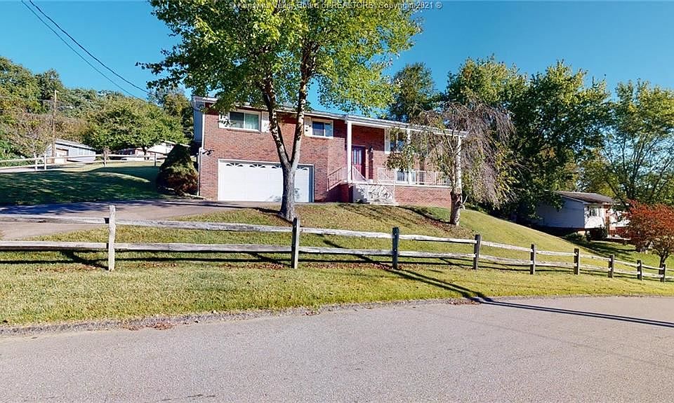 1st image of 1402 Lyndale Dr
