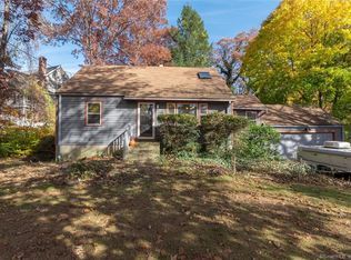 75 Romanock Pl, Fairfield, CT 06825