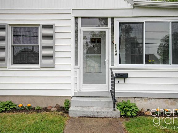 4th image of 1144 Hollywood St NE