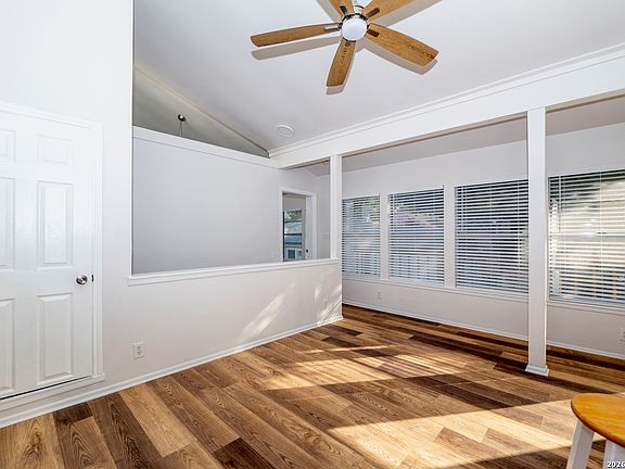 4th image of 538 W Elsmere