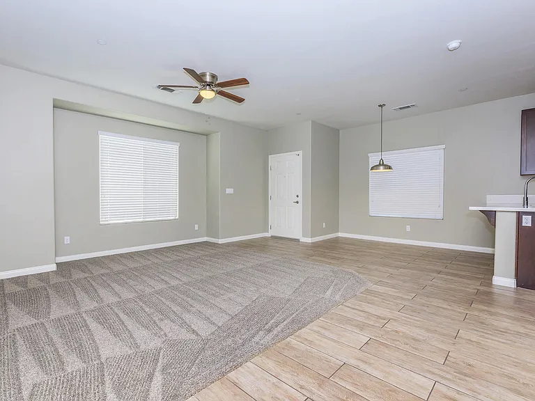 Mira Sol Gardens Rental Homes — Photo 21