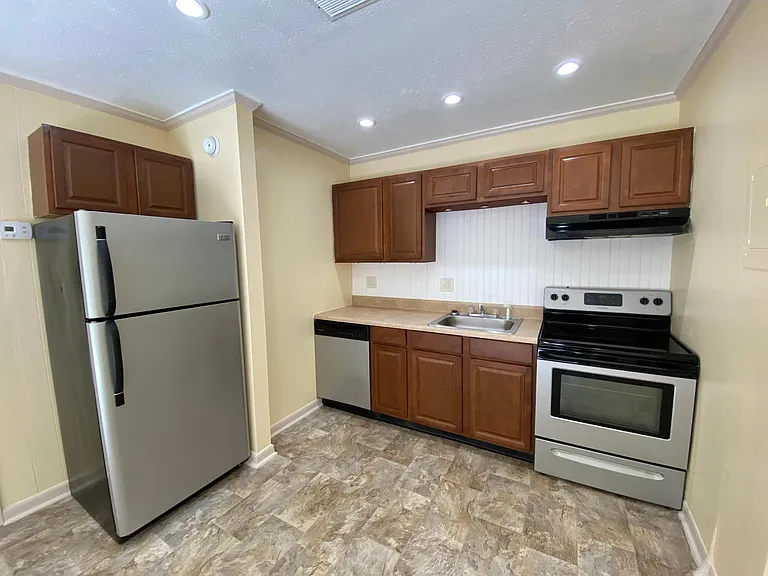 2241 W Pensacola St #16 — Photo 5