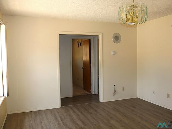 2nd image of 302 Mill St