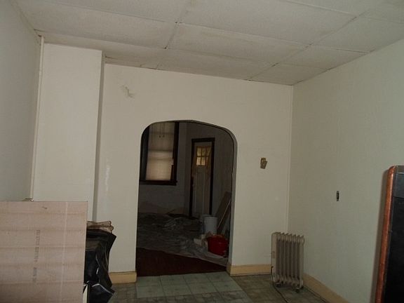4th image of 10044 S Avenue M