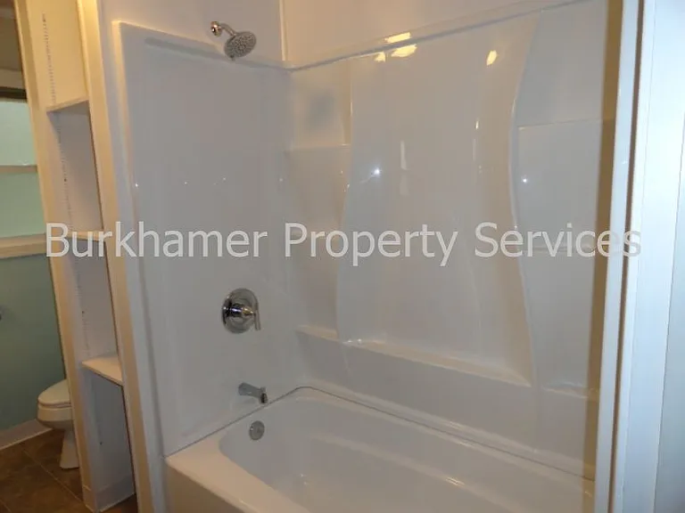 6700 Olympic Hwy #A — Photo 10