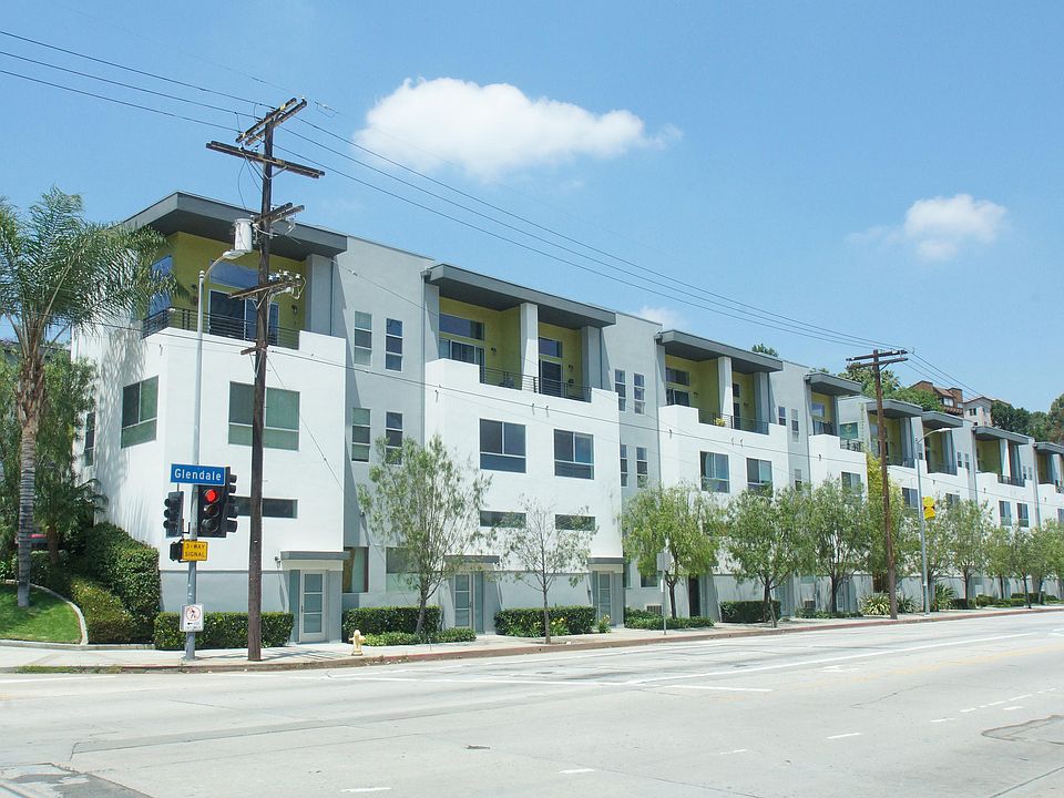 1st image of 2399 N Silver Lake Blvd #17