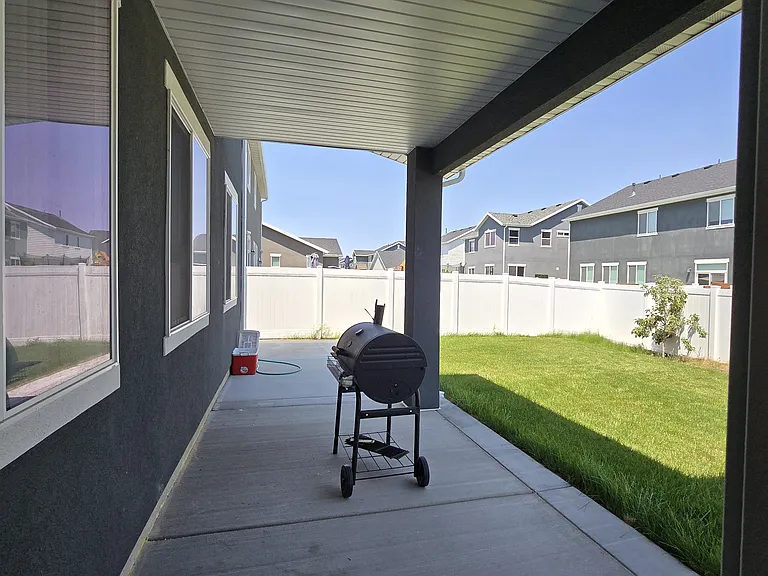 3299 S Claire Ave — Photo 32