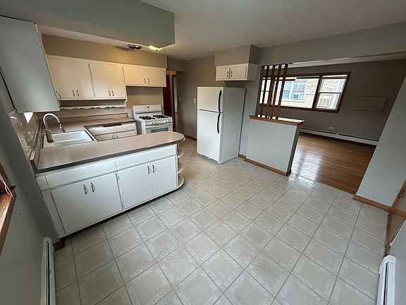 4th image of 3522 S Oak Park Ave #2F