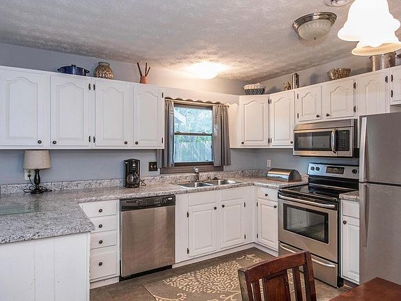 3rd image of 3309 Alva Ct