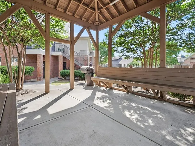 898 Oak St SW #1105 — Photo 6