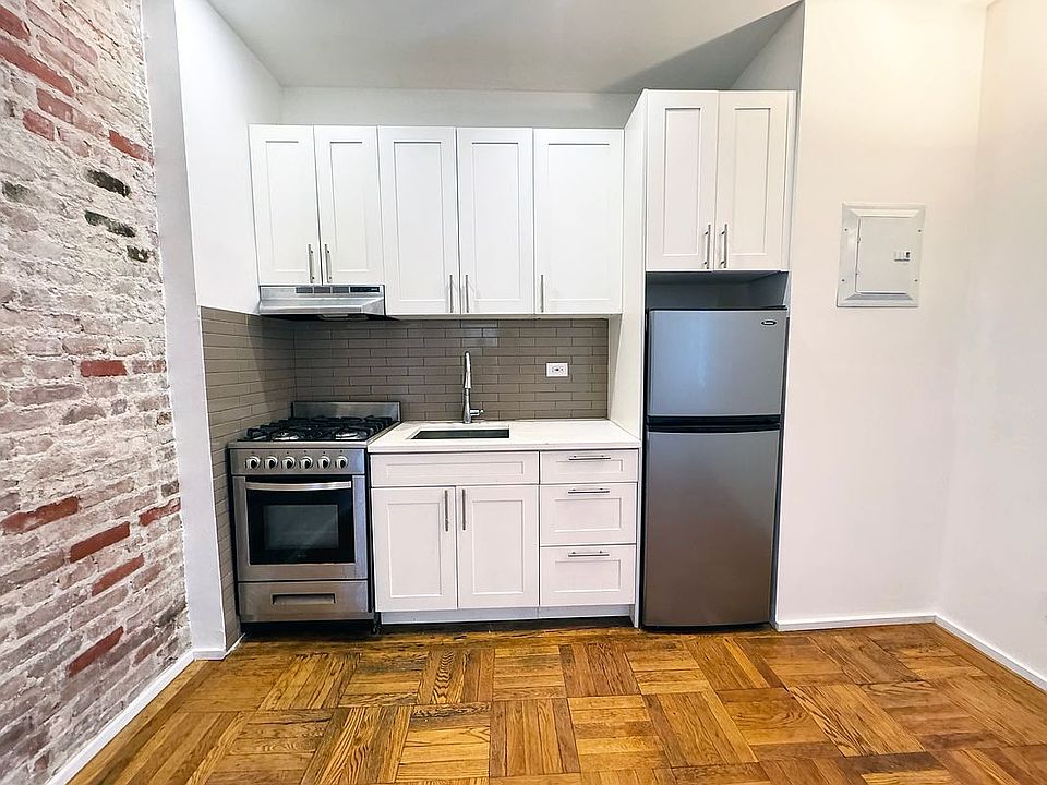 2nd image of 580 Saint Nicholas Ave #3CC