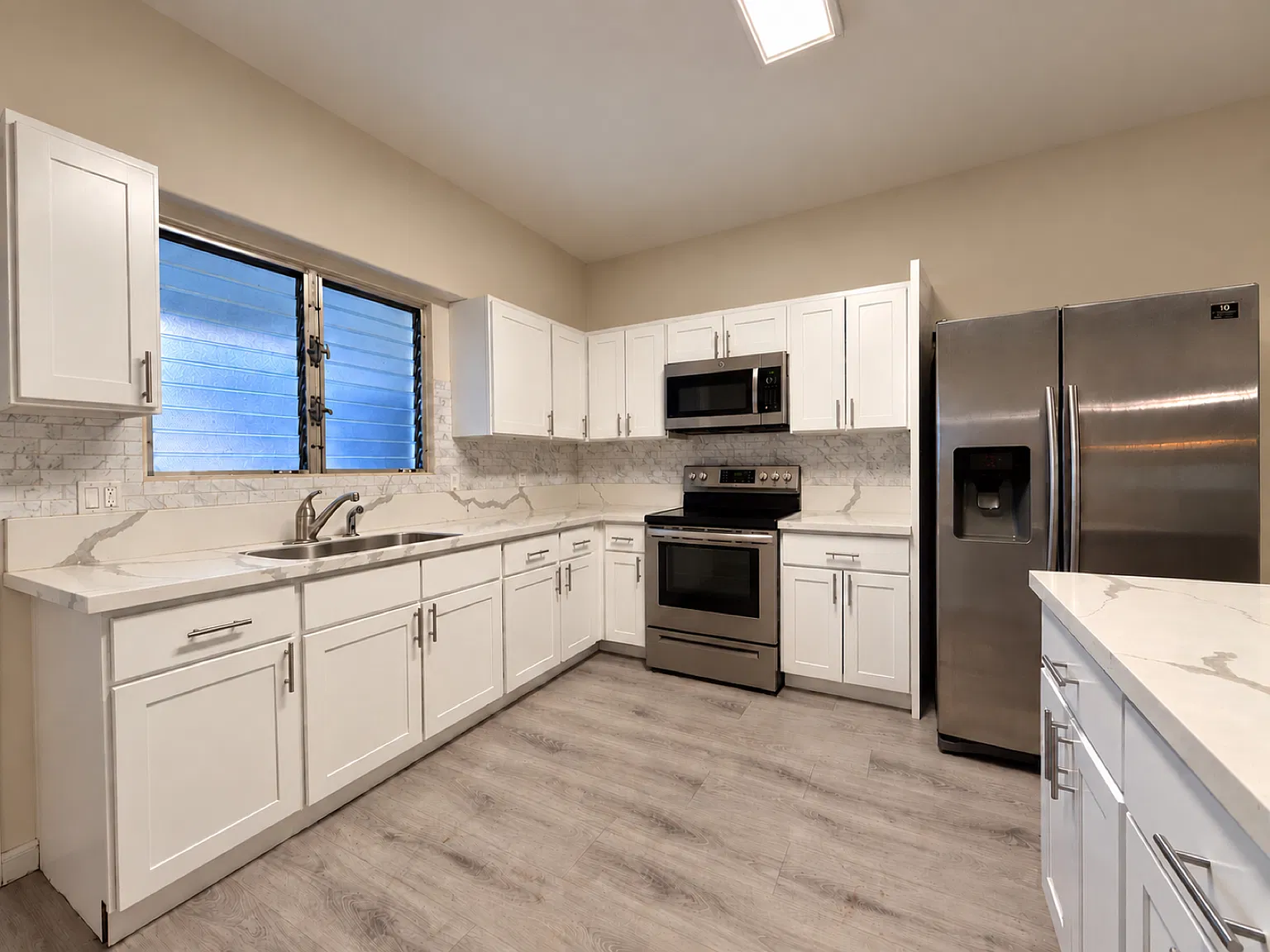 3 bed, 1023 sqft, $3,600 — Photo 4