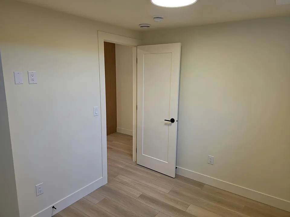 1119 Regal Way