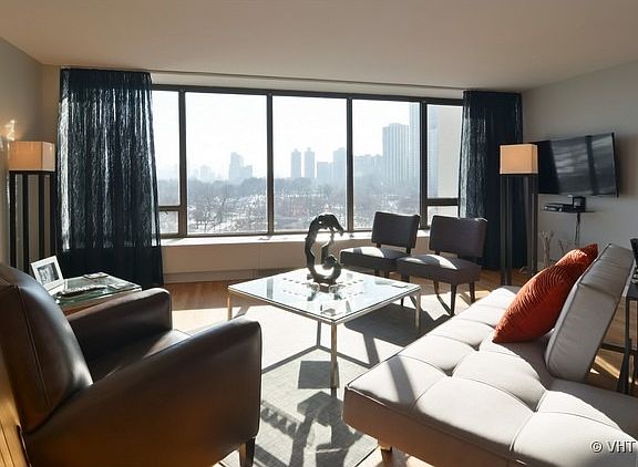 3rd image of 2800 N Lake Shore Dr APT 806