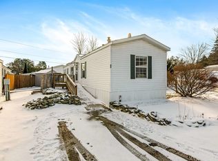 62 1st St, Milton, VT 05446