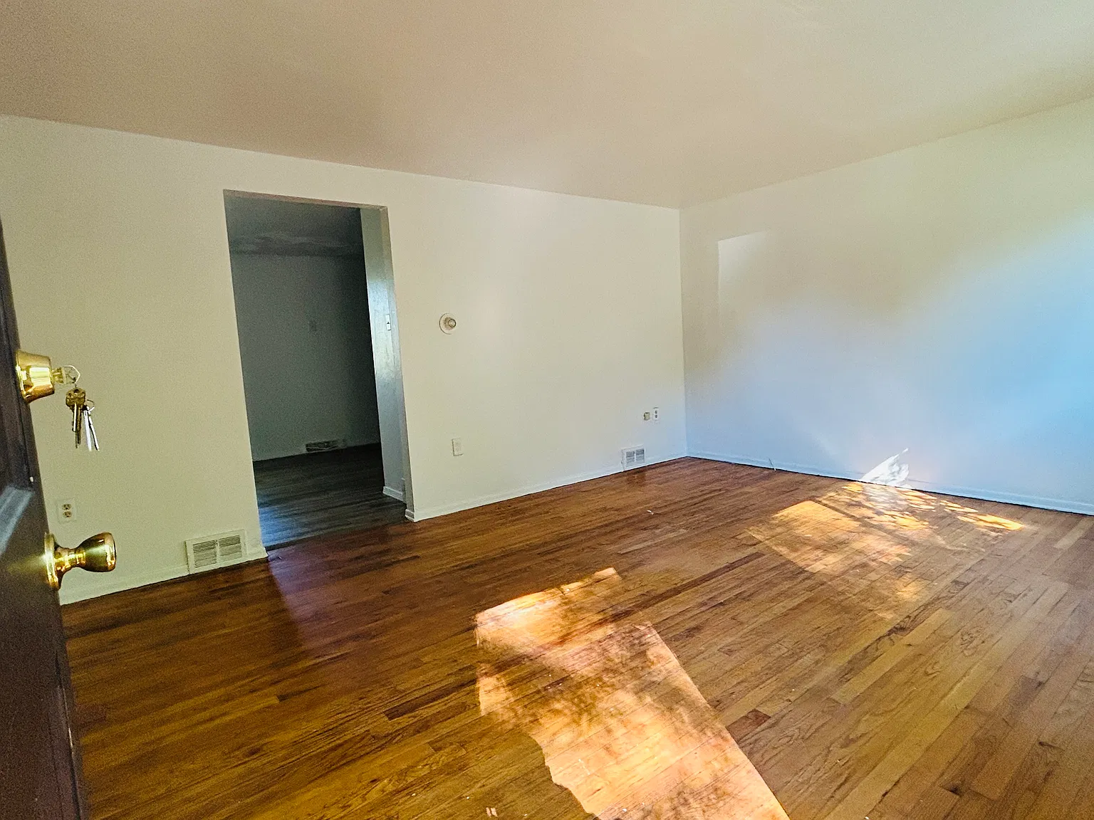 3 bed, 1000 sqft, $1,295 — Photo 3
