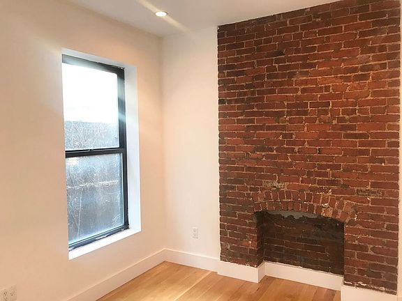 3rd image of 218 W 22nd St #2RR