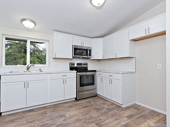 4th image of 51 E Hidden Horse Ct