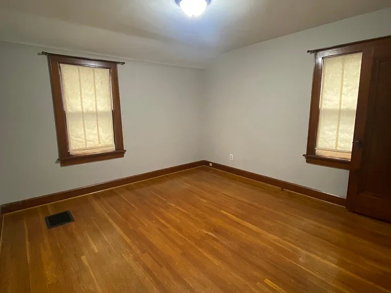 480 Brevoort Rd — Photo 13