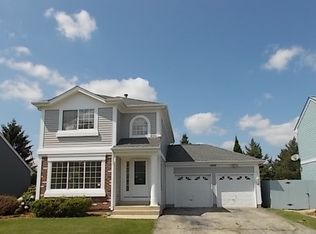 1085 Scarlet Oak Cir, Aurora, IL 60506