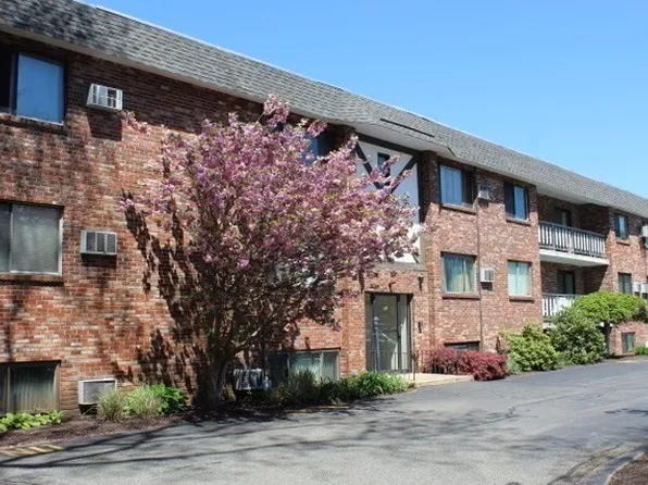 53 McCormick Ter APT 64, Stoughton, MA 02072