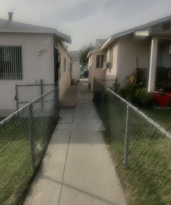 2nd image of 6813 Chanslor Ave