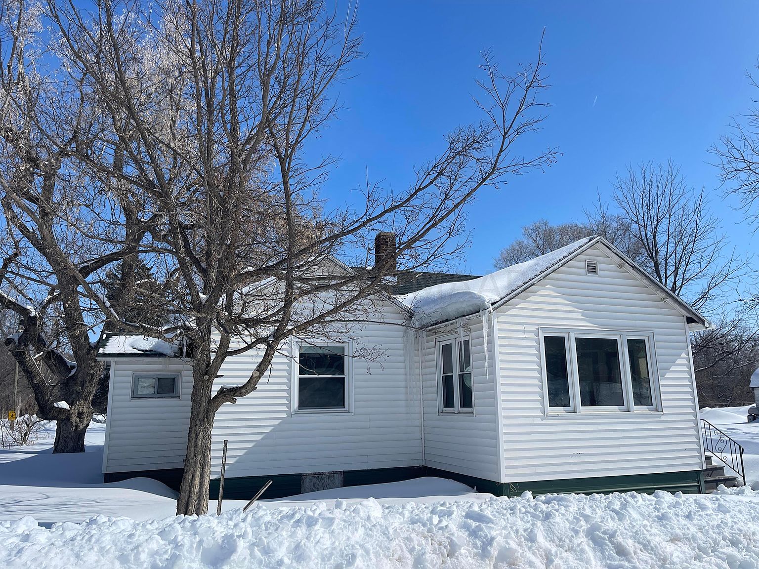 4 9th Ave NE, Enderlin, ND 58027 Zillow