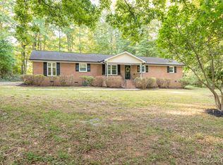 401 Jackson Pl, Matthews, NC 28104