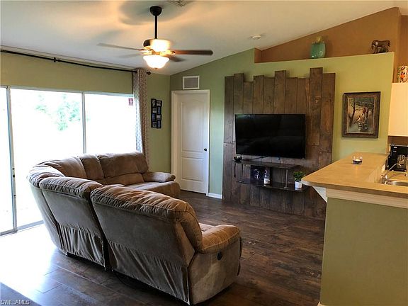 4th image of 2122 Jacaranda Pkwy W