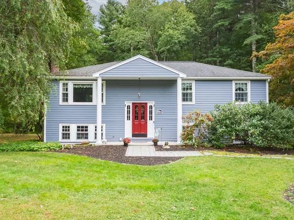 28 Causeway St, Medway, MA 02053