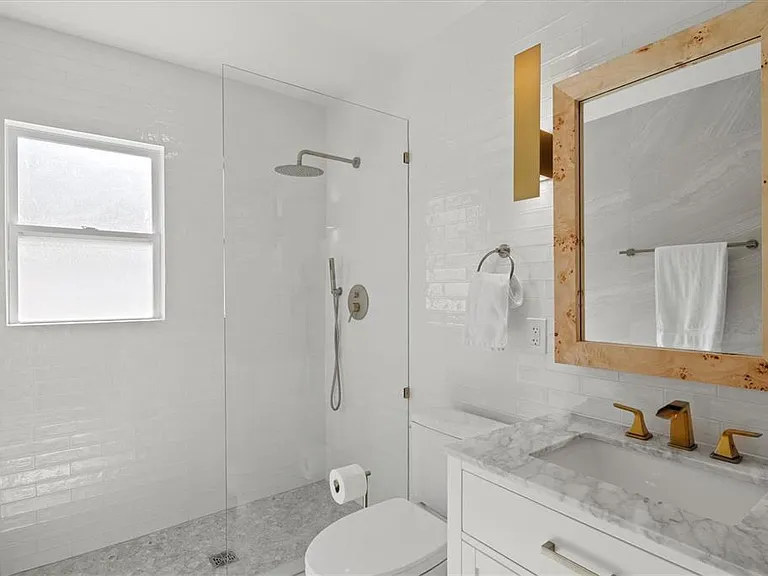 326 S Lime Ave — Photo 29