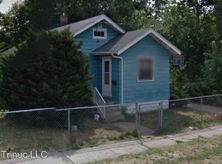 225 N Johnston Ave, Rockford, IL 61101