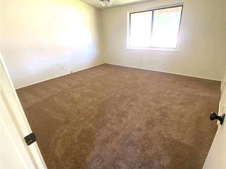 700 E Orangewood Dr — Photo 8