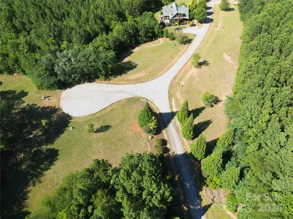 40 Palisade Dr, Lake Lure, NC 28746