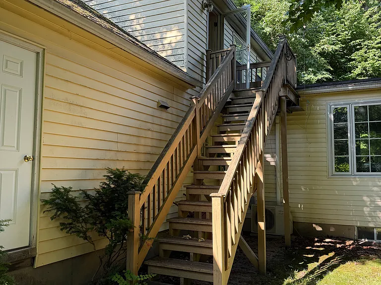 51 Pilgrim Dr #B — Photo 14