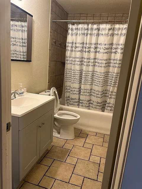 2 bed, 890 sqft, $1,350 — Photo 4