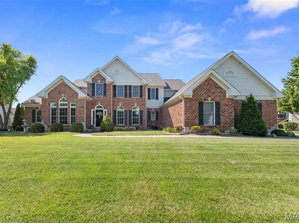 74 Saybridge Manor Pkwy, Lake Saint Louis, MO 63367