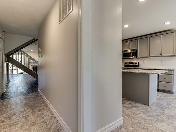 5th image of 6156 Palomino Ct #1