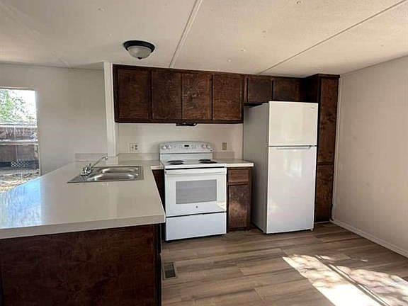 4th image of 708 Sunset St